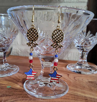 Patriotic Upside Down Pineapple Earrings, American Flag Swinger Earrings, American Star Earrings, Patriotic Pineapple Earrings, USA Earrings