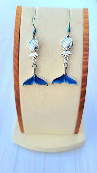 Oceanic Upside Down Pineapple Earrings / Silver Pineapple Earrings / Resort Style Jewelry for the Nauti Pineapples / Swinger Jewelry